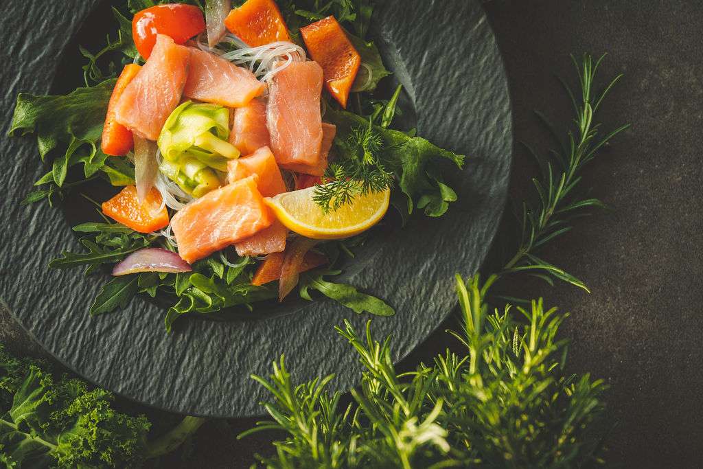 Cold smoked salmon salad with Wösel salad dressing